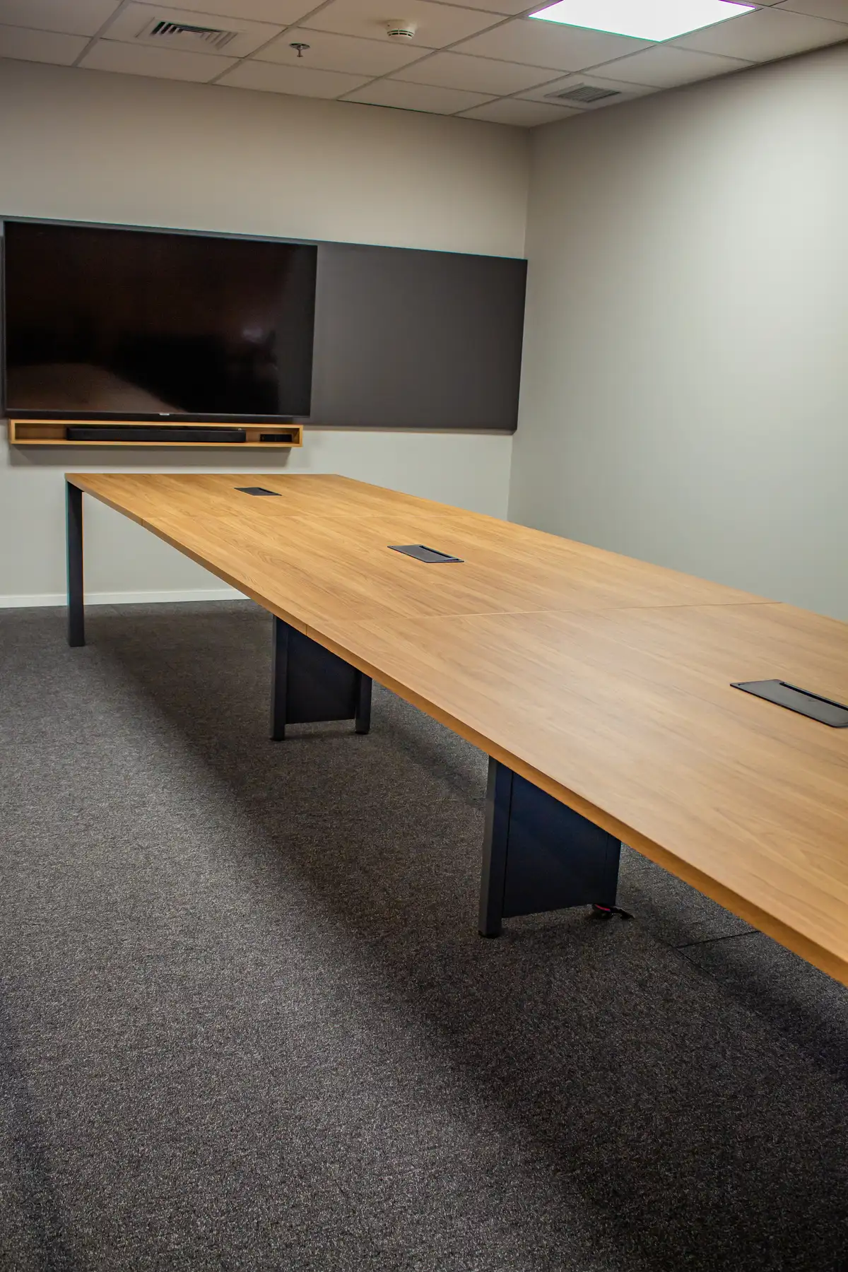 Mesa de Reunião | Pé Trave