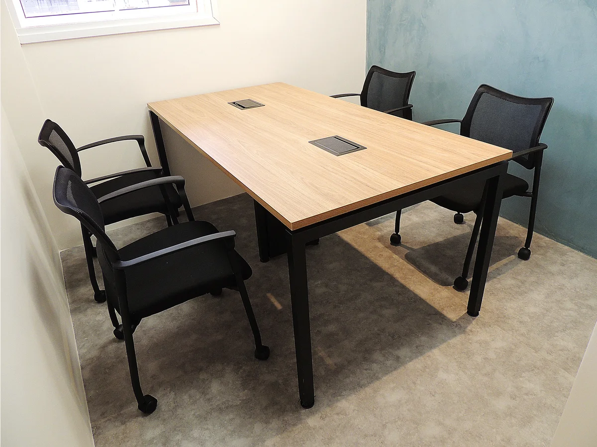 Mesa de Reunião | Pé Trave