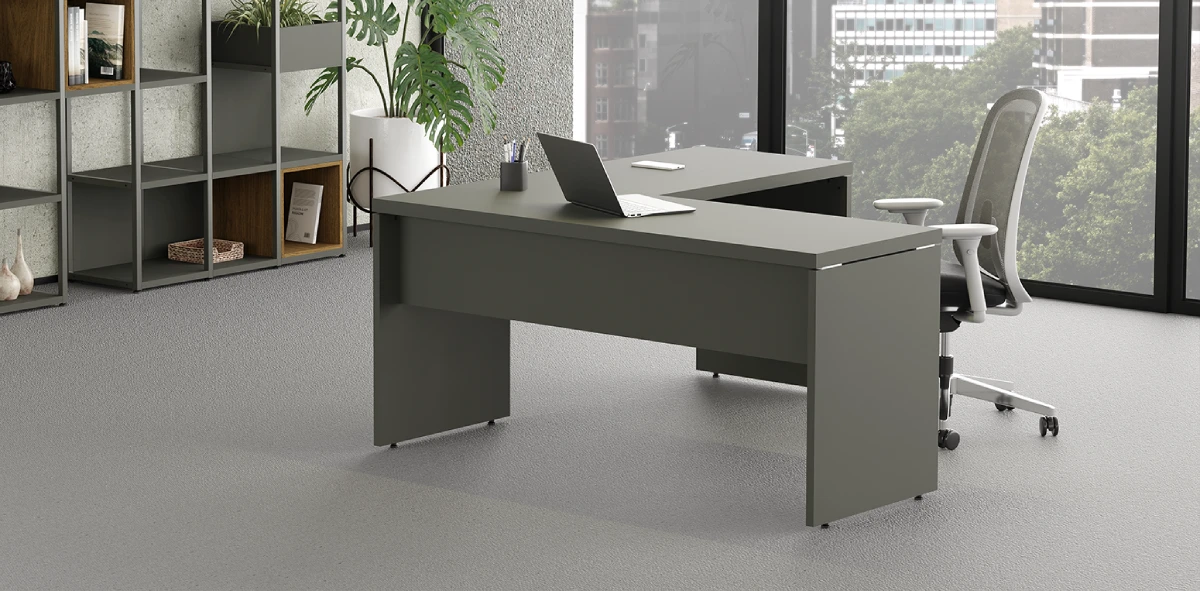 Mesa em L | Pé Painel